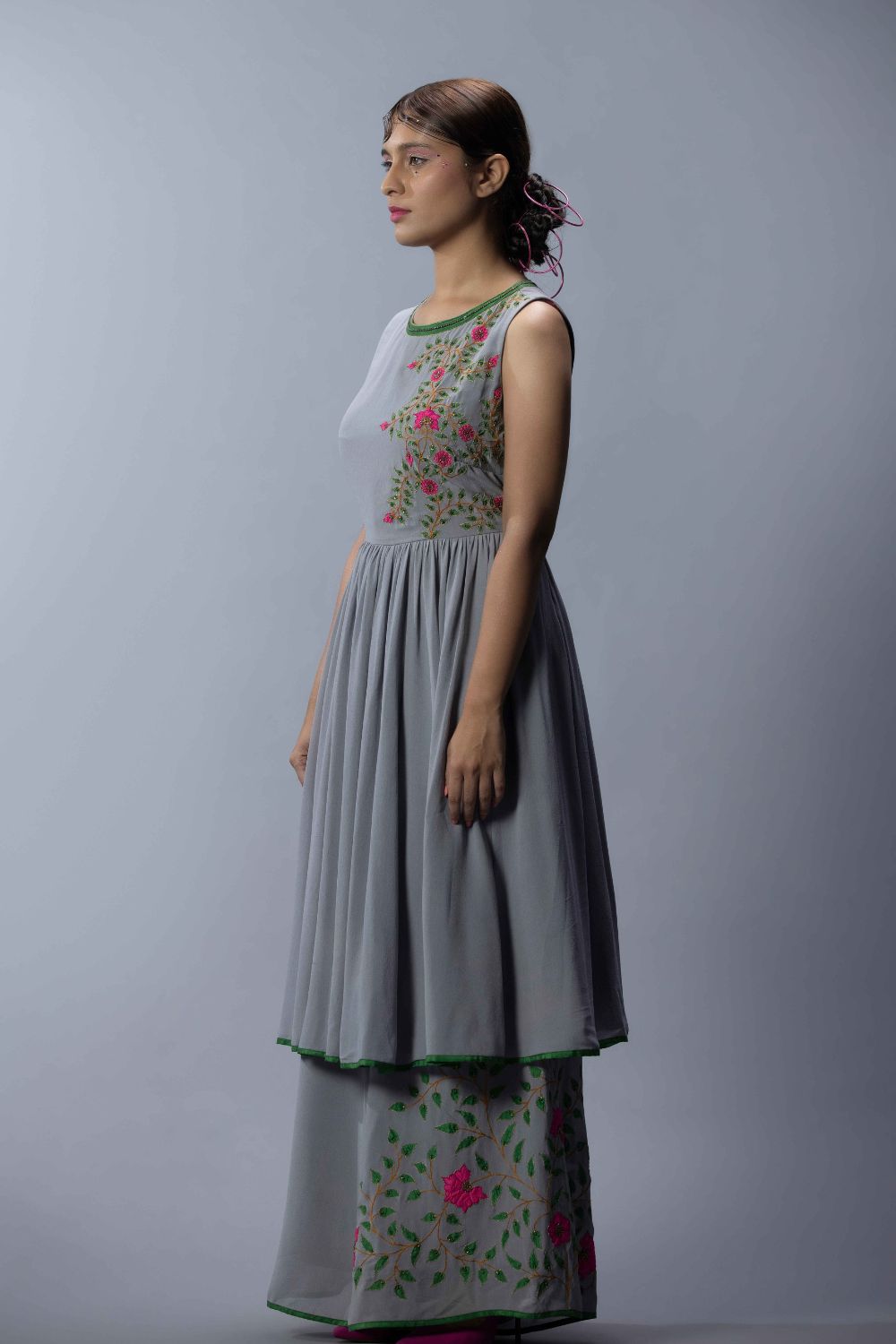 Embroidered Sleeveless Tunic Set