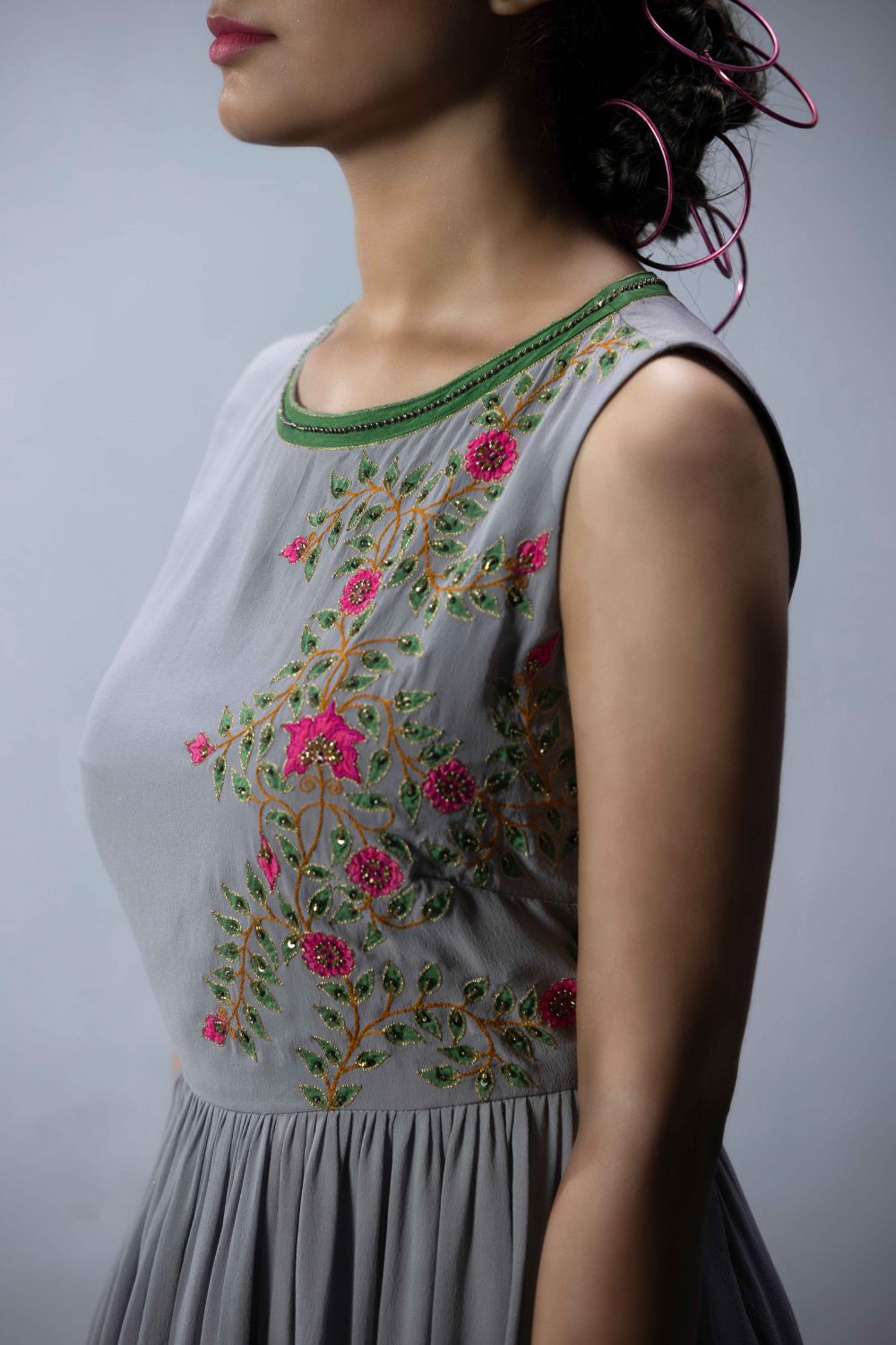 Embroidered Sleeveless Tunic Set