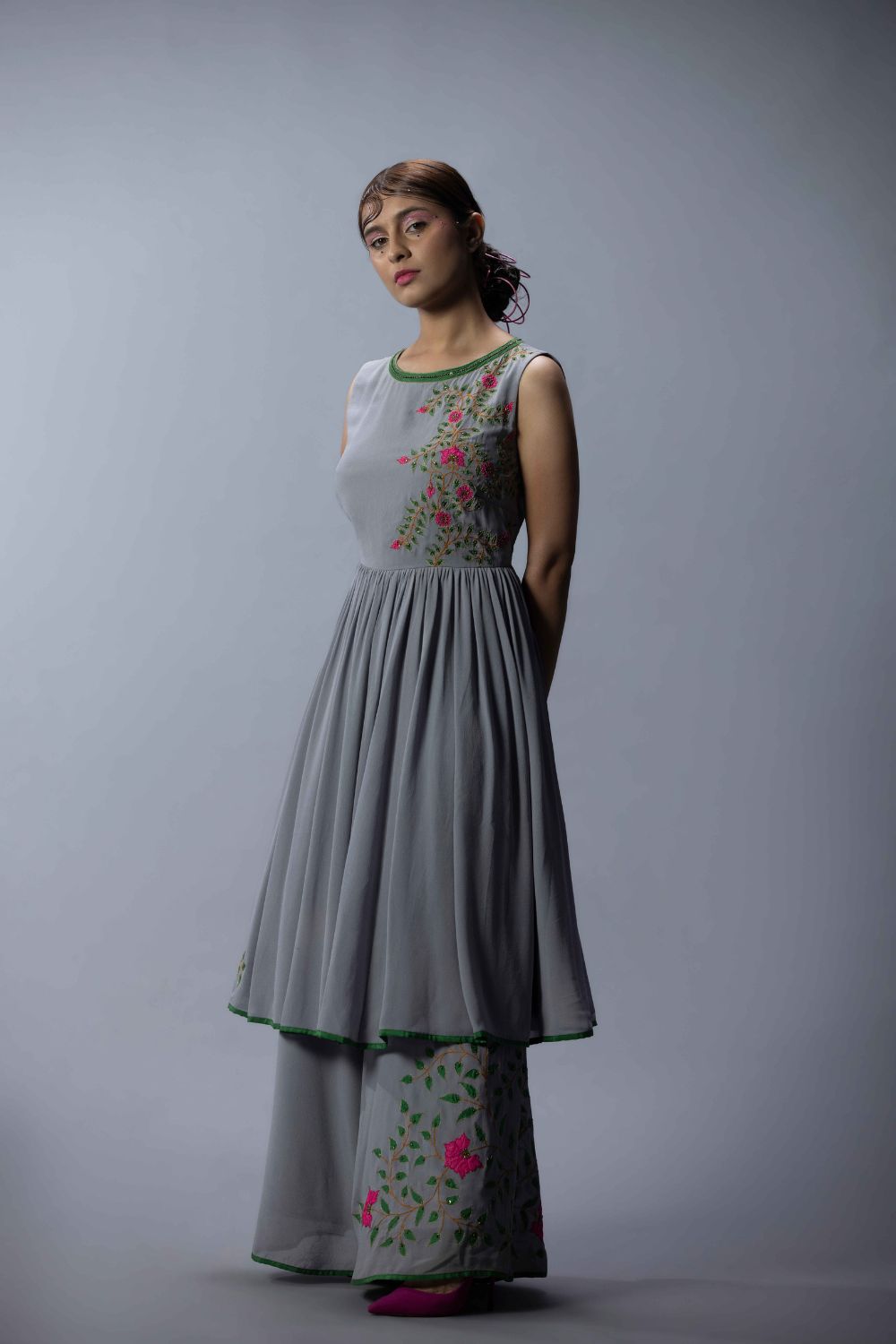 Embroidered Sleeveless Tunic Set